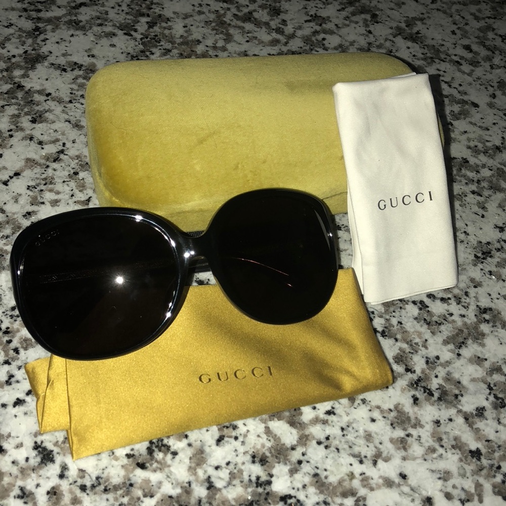 Authentic Gucci black oversized round sunglasses